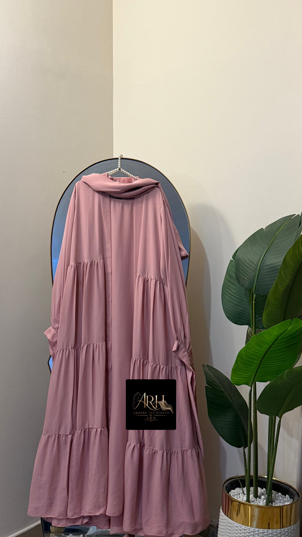 Elara Abaya 01
