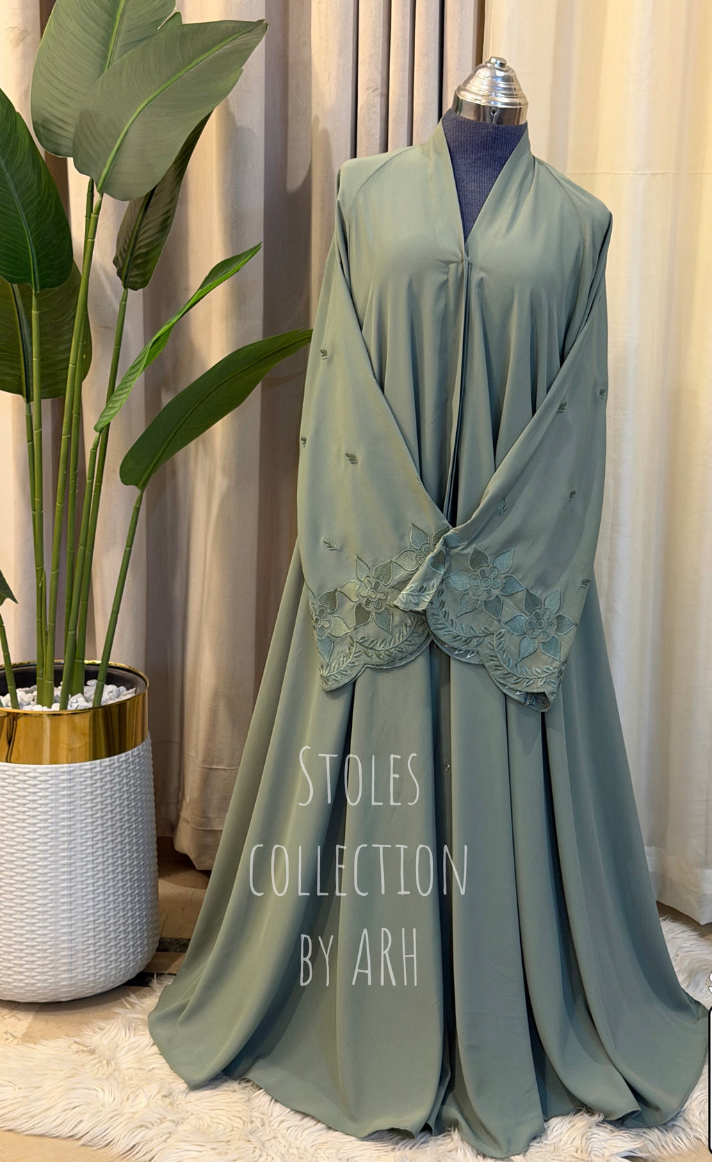 Emb Abaya 01